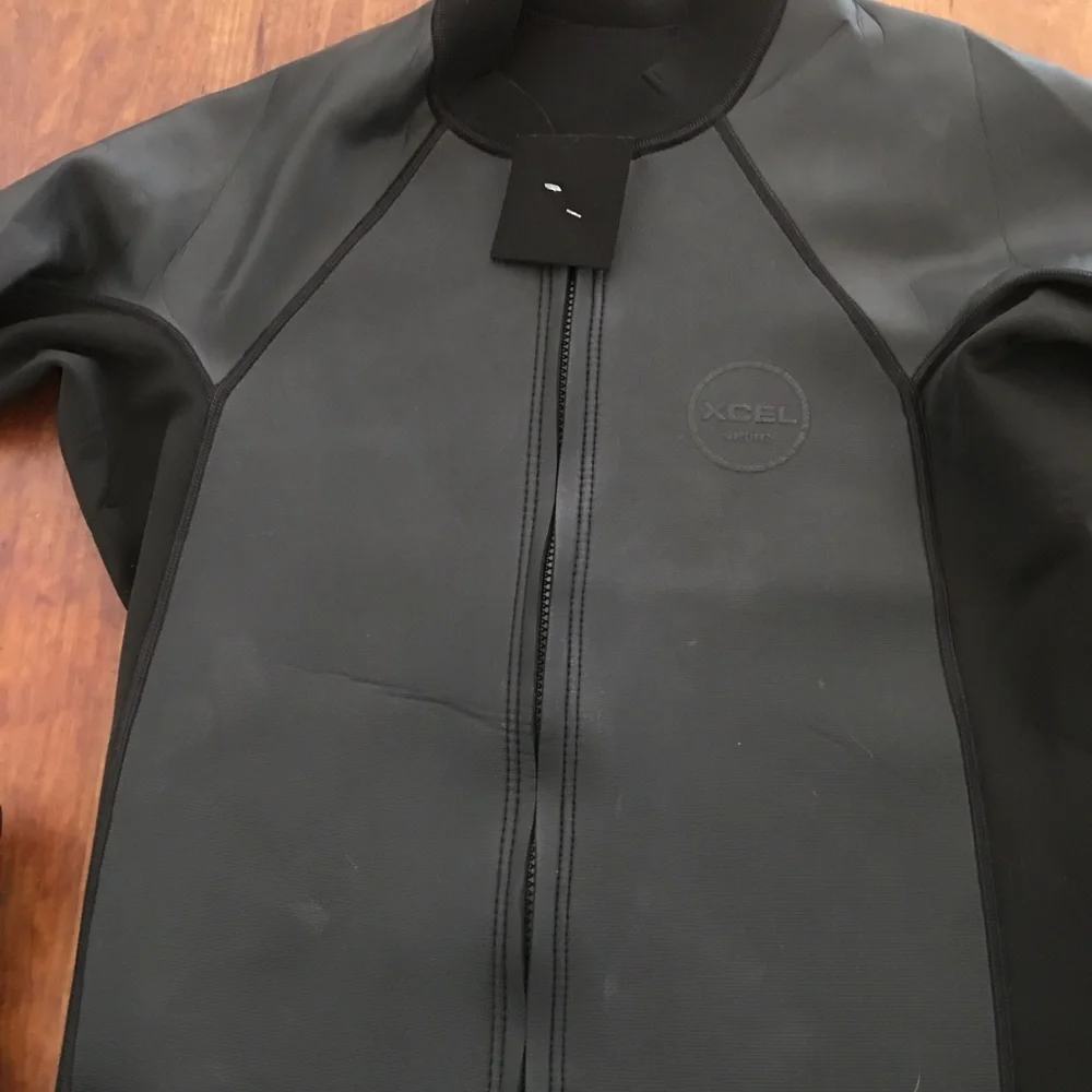 XCEL Men's Front-Zip Long Sleeve Swim Rash Guard in Black Brand New